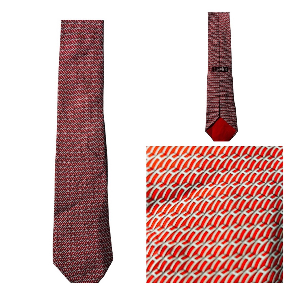 HERMES Necktie Red - Gray
100% Silk Made in France
5469 F-A